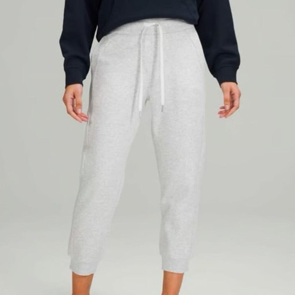 Lululemon Scuba High Rise Cropped Jogger